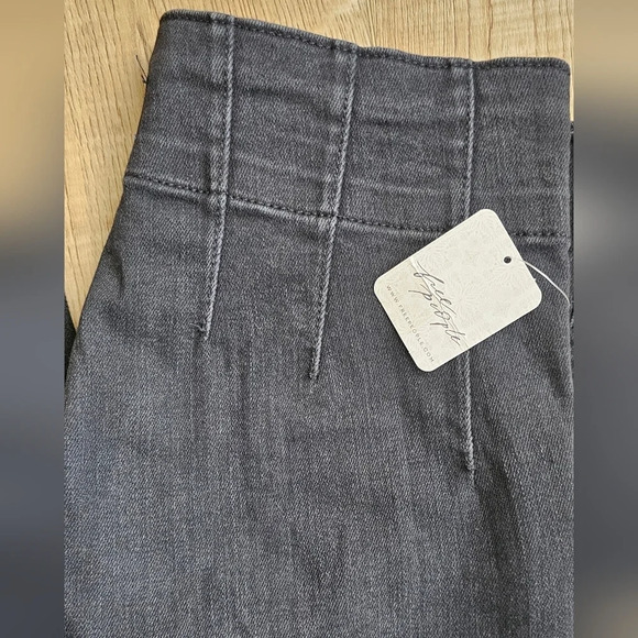 NWT Free People Jayde Flare Jeans - Picture 8 of 11